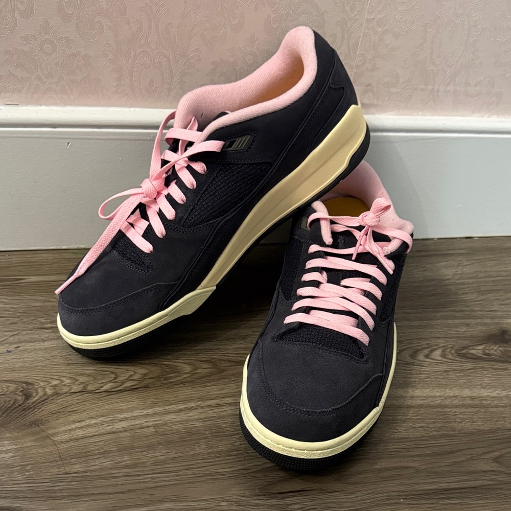Stylish Black and Pink Jordan Flight Men's Sneakers - Picture 1 of 4